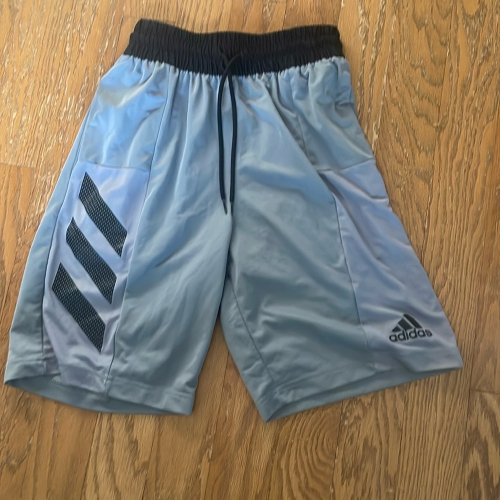 Men’s adidas shorts small gray